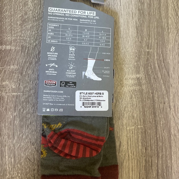 NEW Darn Tough Merino Wool Socks S/P - Picture 2 of 2